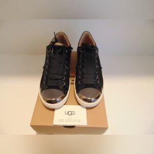 NWT UGG EVANGELINE WOMAN’S FASHION SHOES BLACK size 9